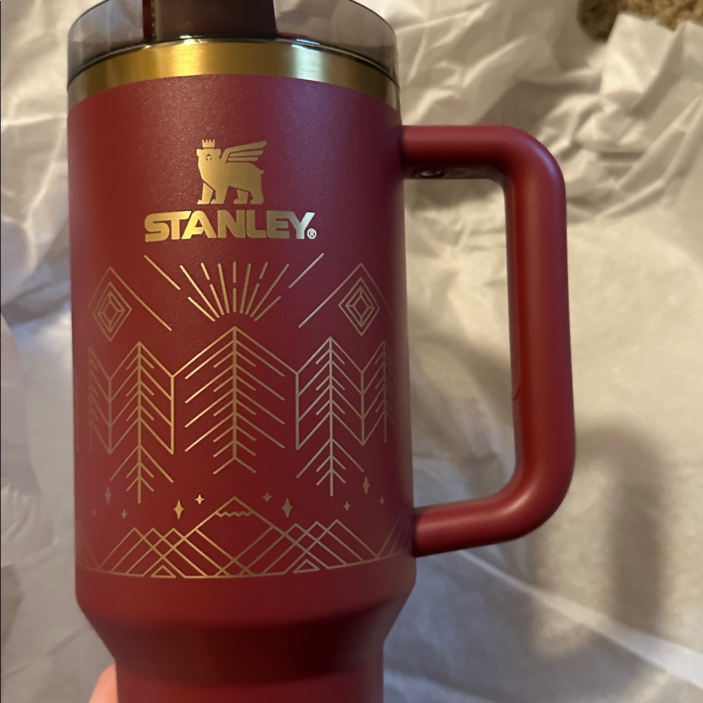NWT/NIB Stanley WINTERSCAPE FLOWSTATE TUMBLER | 40 OZ Cranberry - Picture 2 of 11